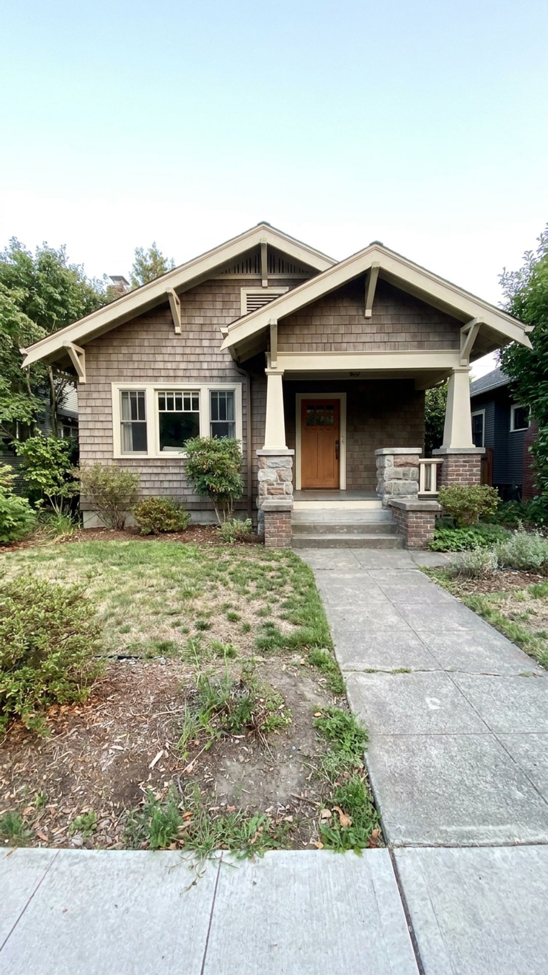 Craftsman bungalow front yard before a Gardenful curb appeal planting plan